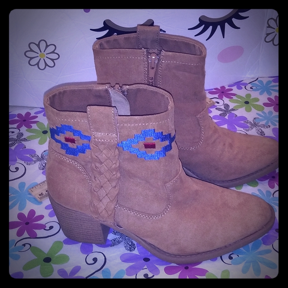 Qupid Cowgirl Boots